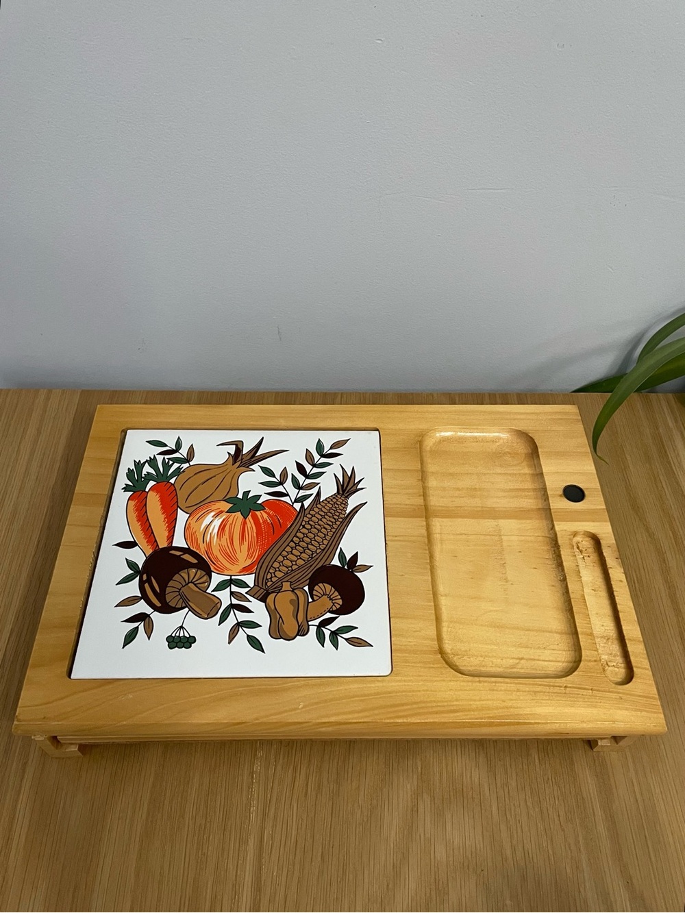 Vintage 1970s Wooden Charcuterie Cheeseboard Serving Tray with Cork Coasters